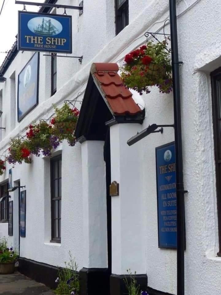 The Ship Inn Holy Island of Lindisfarne ภายนอก รูปภาพ